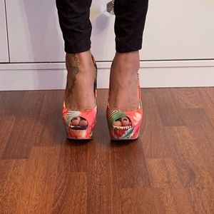 Tropical wedge heels